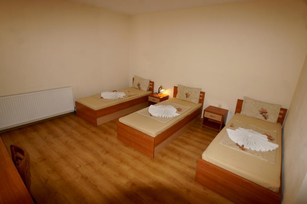 Family Hotel St. Constantine And Helena Ivaylovgrad Room photo