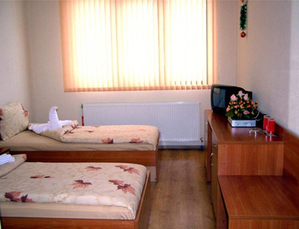 Family Hotel St. Constantine And Helena Ivaylovgrad Room photo
